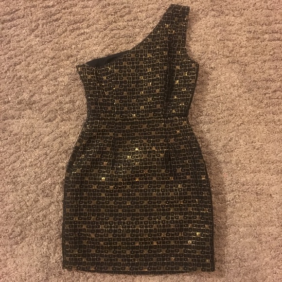 Forever 21 Black/Gold Metallic One Shoulder Dress - Picture 2 of 4